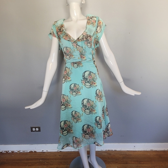 Collectif Violet Skull Chiffon Dress, GUC, Size 12 - Picture 2 of 10